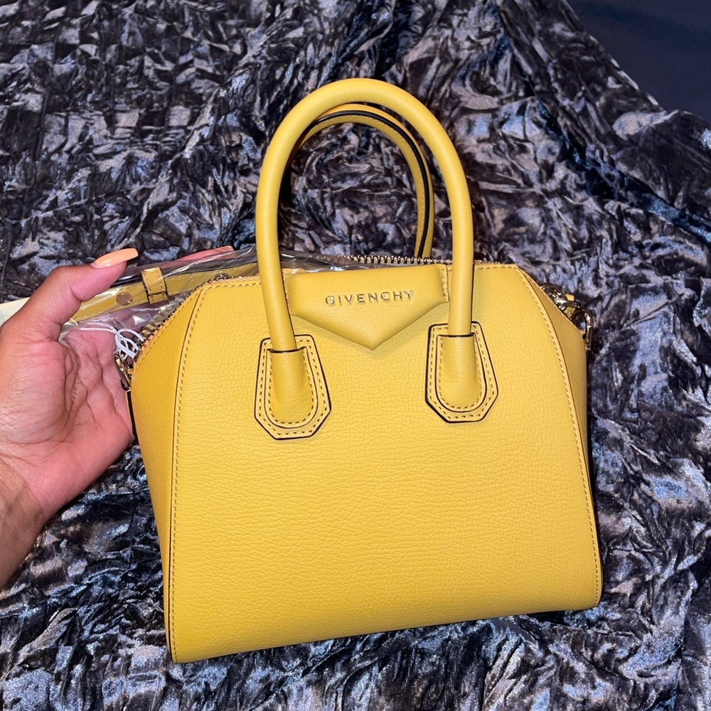 Mini Antigona Leather Satchel